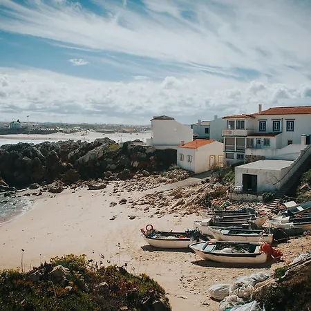 Surfies Πανσιόν Baleal